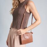 Bolsa marrom feminina: saiba escolher a protagonista do inverno