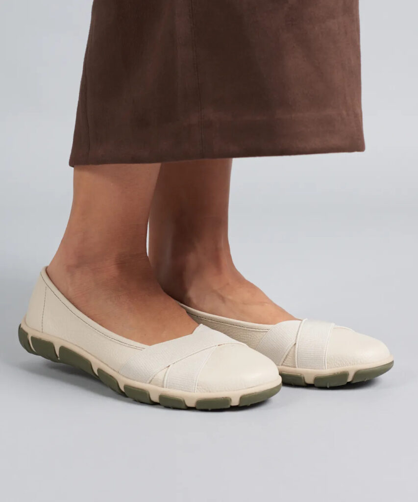 sapatilha branca feminina de elastico cruzado