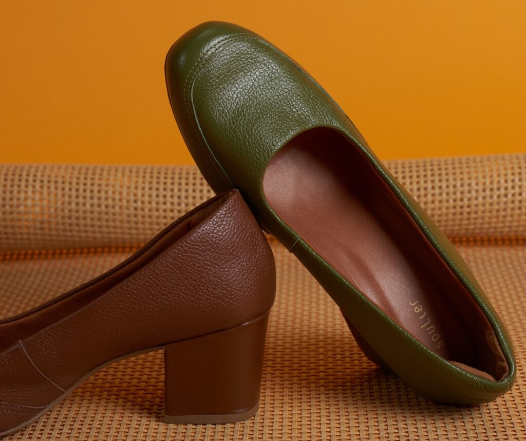 Sapato de couro verde